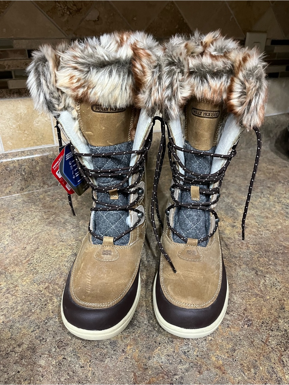 NWT Helly Hansen Garibaldi Waterproof Winter Boots Brown Faux Fur Sz 7.5 Fall - Picture 2 of 16